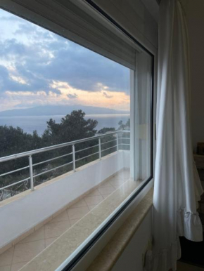 Kle's Apartment, Sarandë